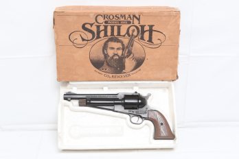 Crosman Shiloh Model 1861 Six Shot Co2 Revolver Pellet/BB Gun In Original Box