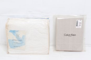 Calvin Klein 2 King Pillowcases Plus Twin Sheet Set - New In Box