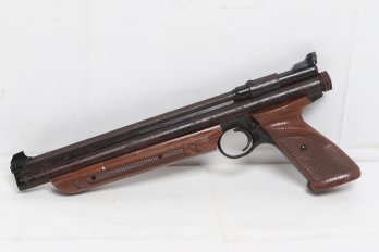 Vintage Crosman Model 111 Co2 Pellgun .177 Cal Air Pistol