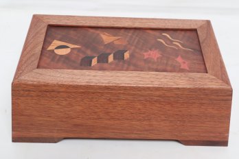 Handmade Oak Wood Box Featuring Marquetry Inlay On The Lid - Signed By The Artist