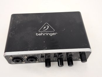 Behringer U-phoria UMC 202 Audio Interface
