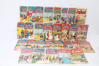 Large Group Of Vintage ARCHIE Betty Veronica Comic Books