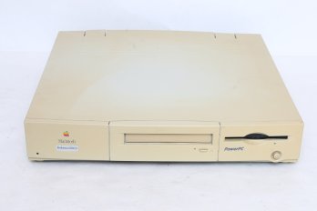 Vintage Computer - APPLE MACINTOSH PERFORMA 6116CD M1596