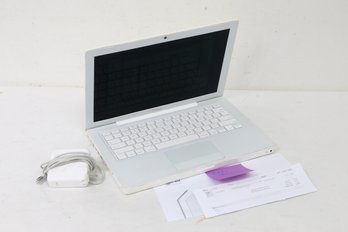 APPLE MacBook A1181 Laptop Computer - See Images For Specs And Battery Performance