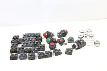 LARGE LOT OF ALLEN BRADLEY 800T BLOCKS, PUSH BUTTON SWITCHES & MORE