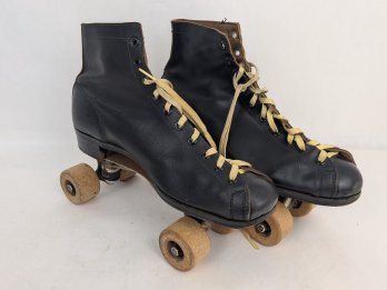 Vintage Chicago Roller Skates Size 8