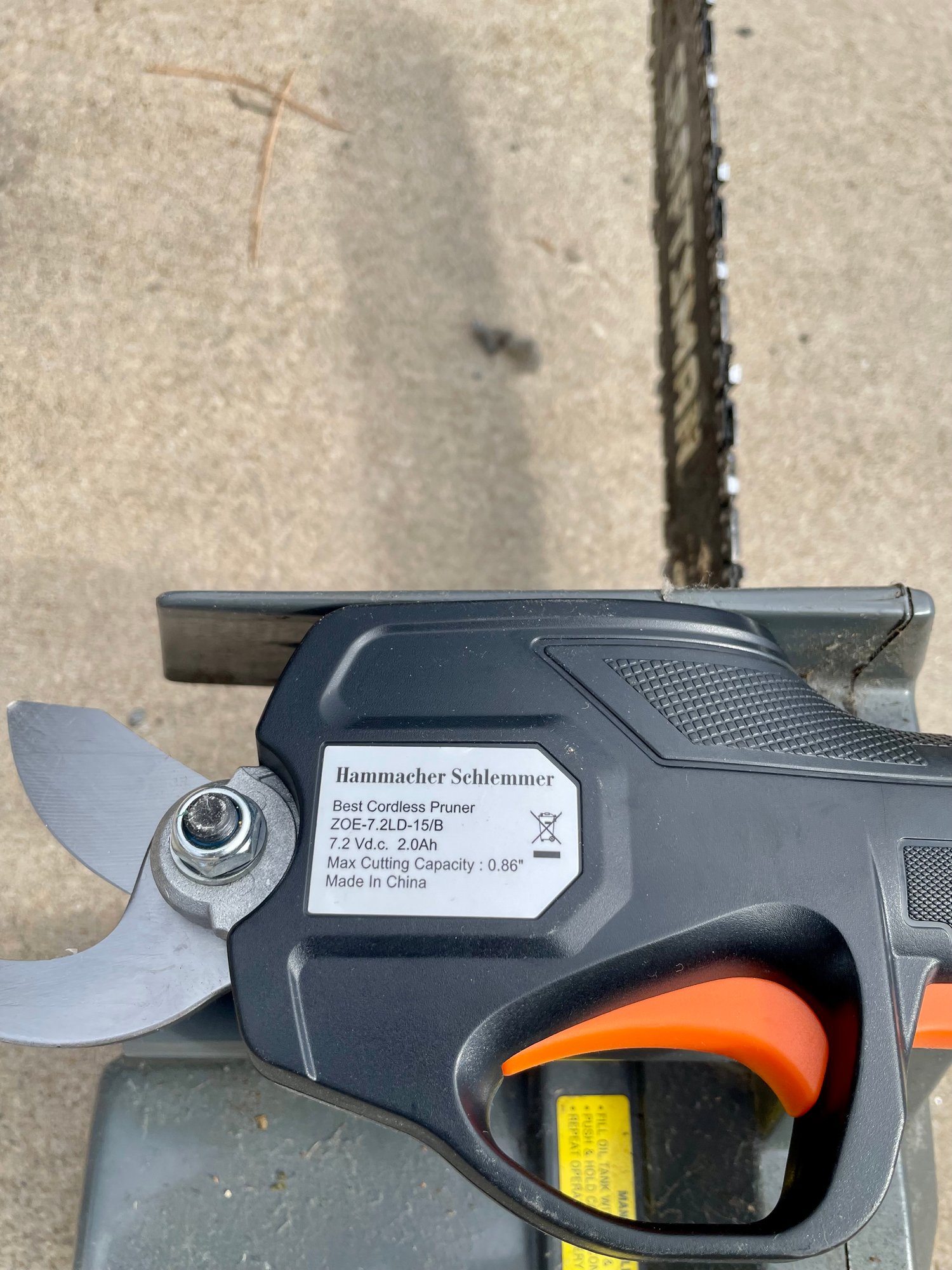 Craftsman Electrical Chainsaw And HS Cordless Pruner #15237