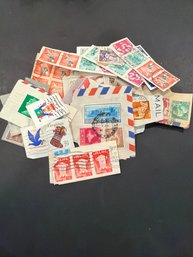 Assorted World Stamps Lot