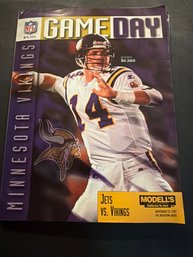 Game Day Program : MINNESOTA VIKINGS Vs GREEN BAY PACKERS  Sept 21st, 1997 (VG)