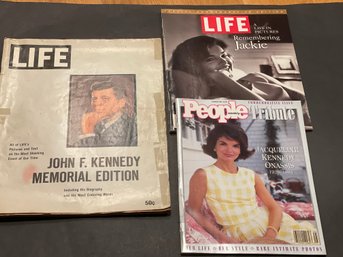 Magazine Lot Of 3 - Kennedys