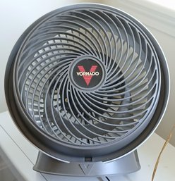 Electric Vornado 610 Air Circulating Fan, 3-Speeds, 14.5' X 14.5' X 16'H, Works
