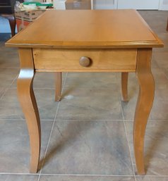 Vintage Solid Wood End Table W/Queen Anne Cabriolet Legs & 1 Drawer, 20' X 26' X 23'H