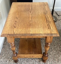 Quality Vintage Oak End Table With Lower Shelf, 20' X 25' X 22.5'H, Top Is Sun Struck (See Pics)