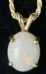 14k Gold Necklace With Opal Pendant - Necklace Is 19' Long & Marked 14K, 3.49 Dwt