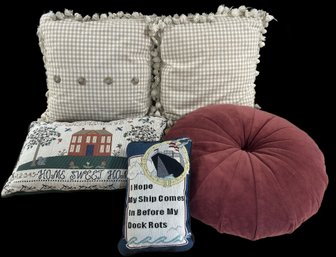 5 Pcs Throw Pillows, As Pictured