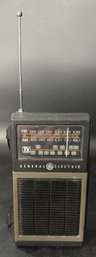 Vintage General Electric Radio - 7-2927-A -AM-FM And Old TV Bands (which Are Not In Use) - Not Tested