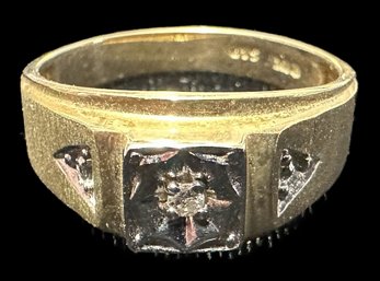Gold Ring With Diamonds - Marked 10K - 2.44 Total Dwt - Size 9-1/2