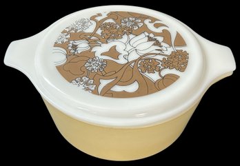 Vintage 1969 2-1/2 Qt Pyrex Lidded Nouveau Floral Cinderella Casserole Dish, Model 475-B