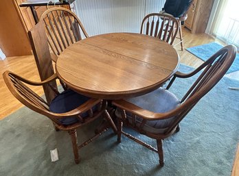Quality Solid Oak 41' Diam. X 29.5'H Table With 2-11' Leaves, 2-Armchairs And 2-Side Chairs, Richardson Bros.