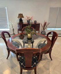 Round Table With Four Chairs