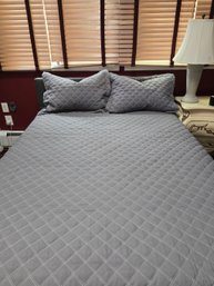 Full Size Bed Guest Room Like New With Usb Chargers On Both Sides