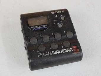 Sony FM/AM Walkman Portable Radio PLL Synthesized 14 Presets Vintage