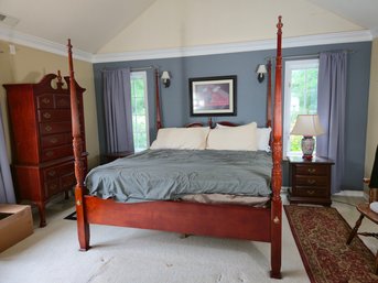 King Size Traditional Carved Mahogany-Finish Four Poster Bed