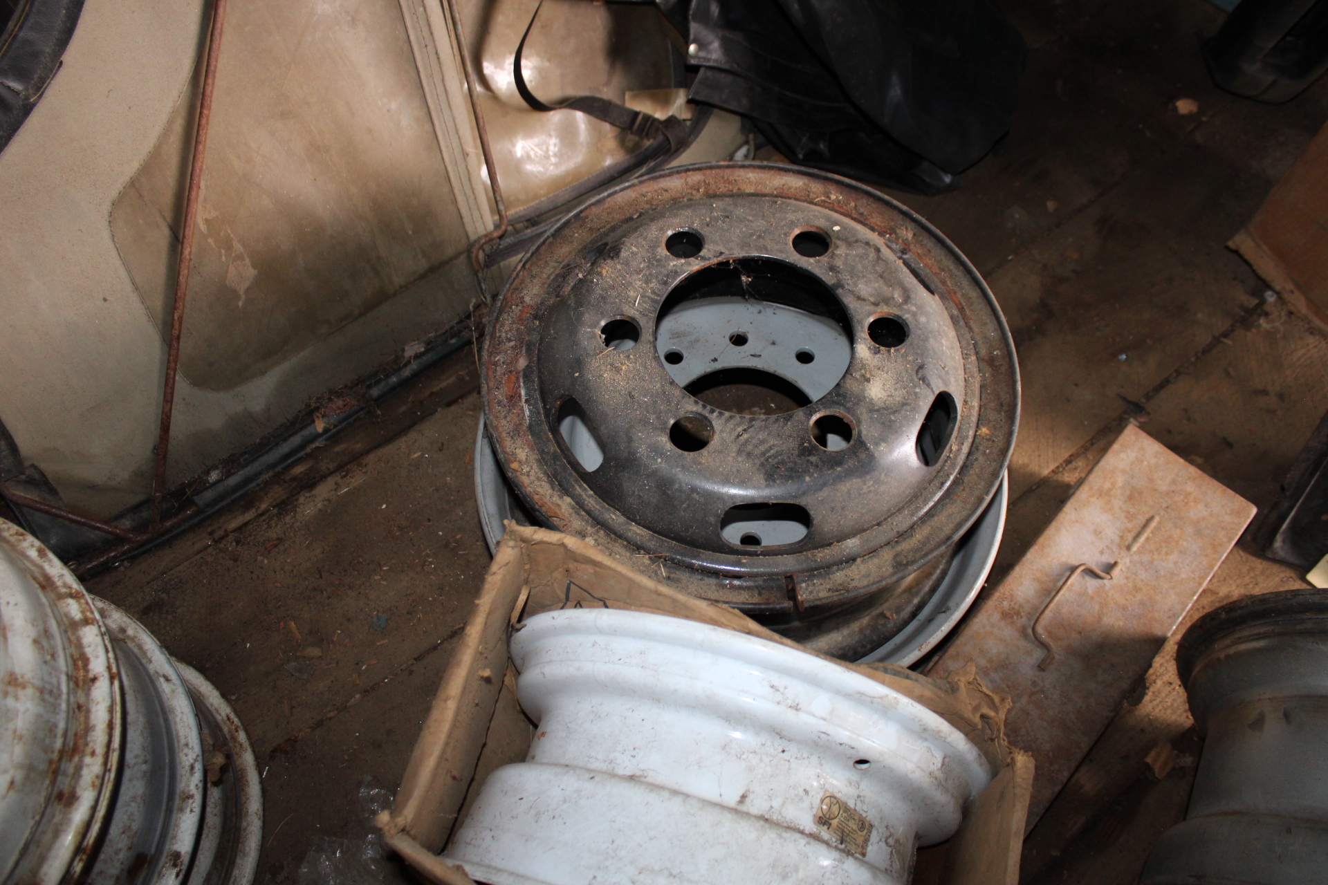4 Misc Steel Wheels #5685 | Auctionninja.com