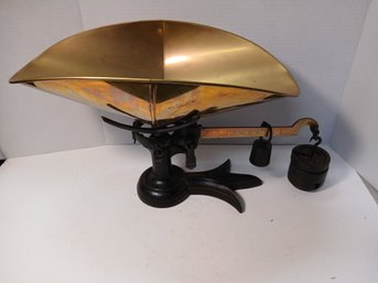 Vintage Cast Iron And Brass Tabletop Scale, With Weights, See Pics