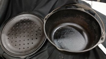 Lodge Cast Iron Lidded Dutch Oven - 12' Diameter, Size 10,