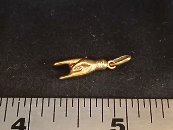 Gold: 18K  Italian Pendant  Marked '750' Hallmarked '1AR'- 0.5g, 0.015ozt, 0.3DWT