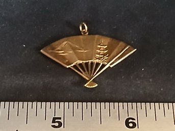 Gold: Marked K14, Ornate Oriental Fan Pendant - Pagoda/ Mt Fuji,  4.0g, 0.13ozt, 2.6DWT