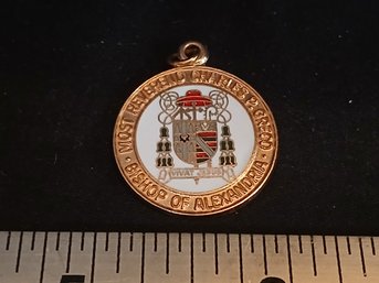 Gold:  Labeled 14k, Round Pendant Family Coat Of Arms (See Pics !)  - 8.0g,  0.026ozt,  5.2DWT
