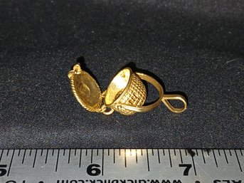 Gold: Acidtested14k -picnic Basket Charm/pendant W/opening Lid& It Has A Tiny Penny In It! 7.5g, 0.24ozt, 4.8d