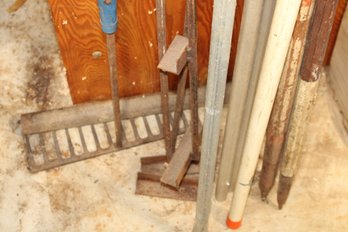 Misc Pole Tools, Trimmer, Rake Extention Poles
