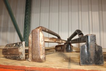 3 Super Grip Carrying Tools For Bricks