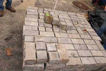 80 Sqft Grey Landscaping Brick 3.5x7.5  4x4