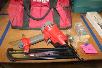 Senco Pneumatic Nail Gun Finish Pro 35 With Carry Bag And Parts