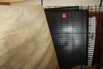 Supersized Collapsable Dog Kennel Approx 3'x4.5' With Cushion