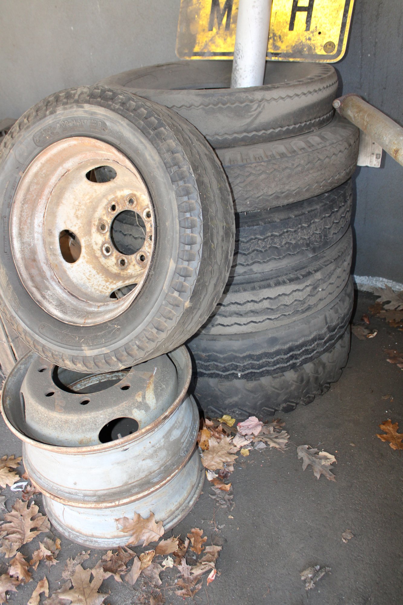 Vintage Tires & Rims Automotive, Repair Shop, Garage 6504