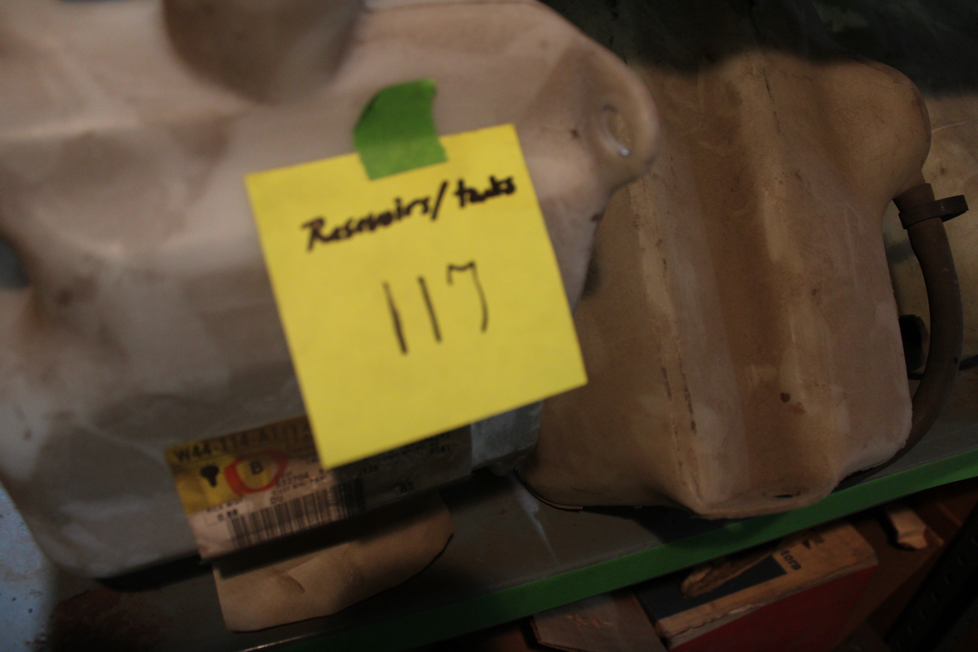 Reservoir Tanks Automotive, Repair Shop, Garage 6542