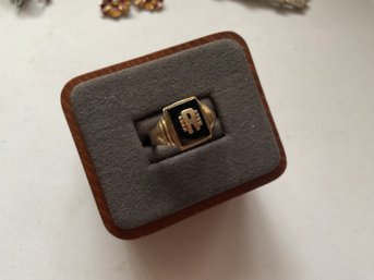 10k Yellow Gold Vintage LetterR Signet Ring Black Onyx Size 7.5 And 4.2 Grams