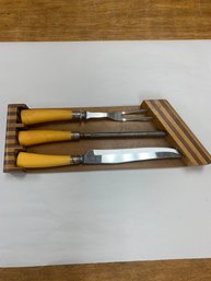 BAKELITE CARVING SET