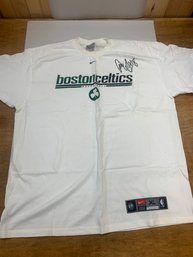 ANTOINE WALKER SIGNED BOSTON CELTICS TEE SHIRT