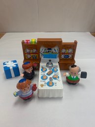 FISHER PRICE LITTLE PEOPLE JEWISH HANNAKAH SET