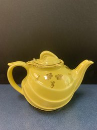 VINTAGE HALL YELLOW TEAPOT  6'H