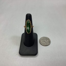VINTAGE 10K SPINACH JADE NORTH SOUTH RING 3.29 GRAMS
