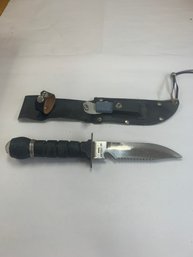 SURVIVAL KNIFE WITH SHARPNER AND COMPASS