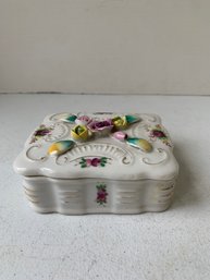 MADE IN OCCUPIED JAPAN COVERED TRINKET DISH