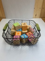 METAL BASKET WITH WOODEN BLOCKS